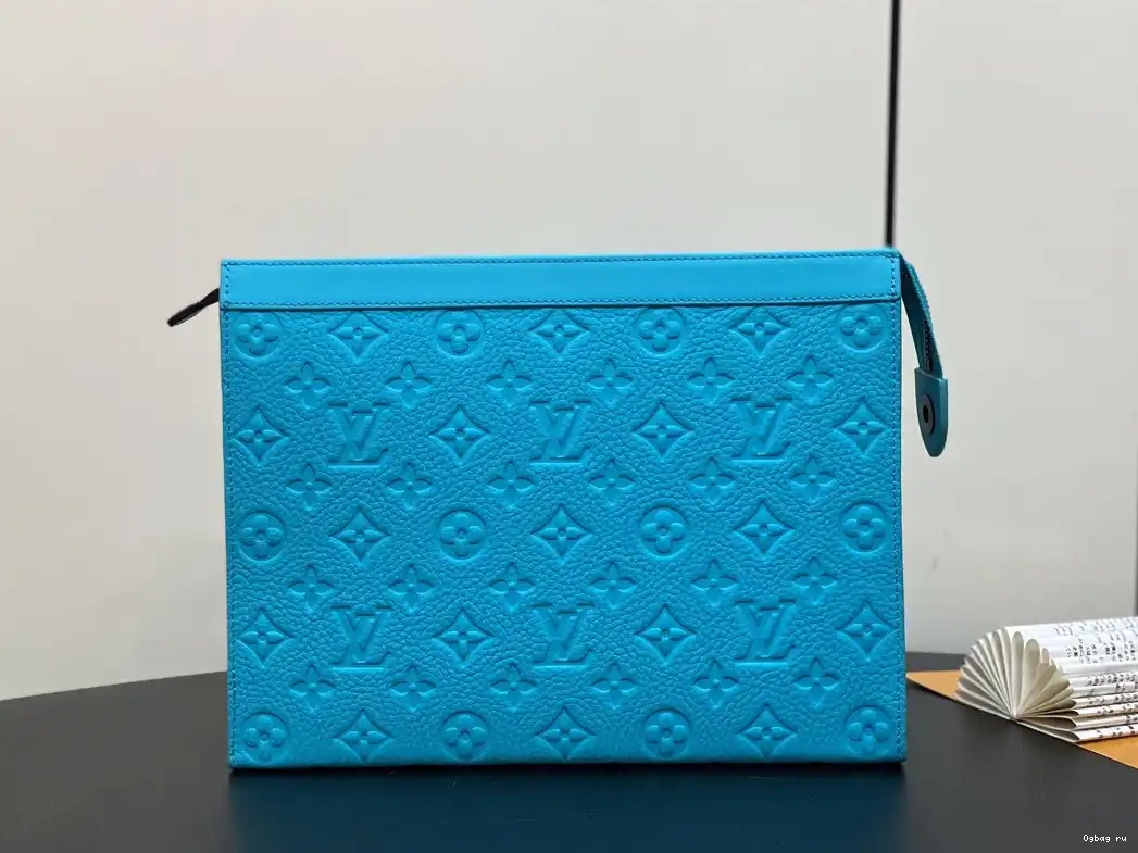 VUITTON VOYAGE-27*21*6CM POCHETTE LOUIS 0427